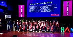 Start 12 Bild aller Feinwerkmechanikermeister bei der Meisterfeier 2026 Handwerkskammer Frankfurt Rhein Main