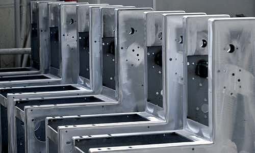 Baugruppe von mehreren Bauteilen hintereinander aufgestellt